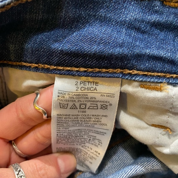 🌟 Super Skinny Mid-Rise Jeans - Picture 7 of 13